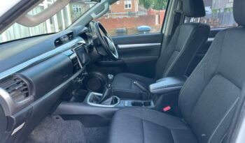 2020 TOYOTA HILUX 2.4 DIESEL MANUAL full